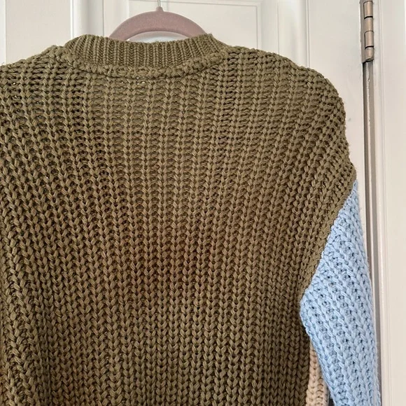 Color-Block Button-Up Cardigan - Picture 8 of 10